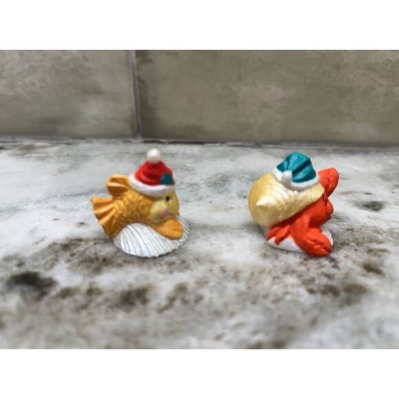 GOLDFISH& CRAB w Santa Hat - 1992 Hallmark Merry Miniatures Christmas Figure - Picture 4 of 6